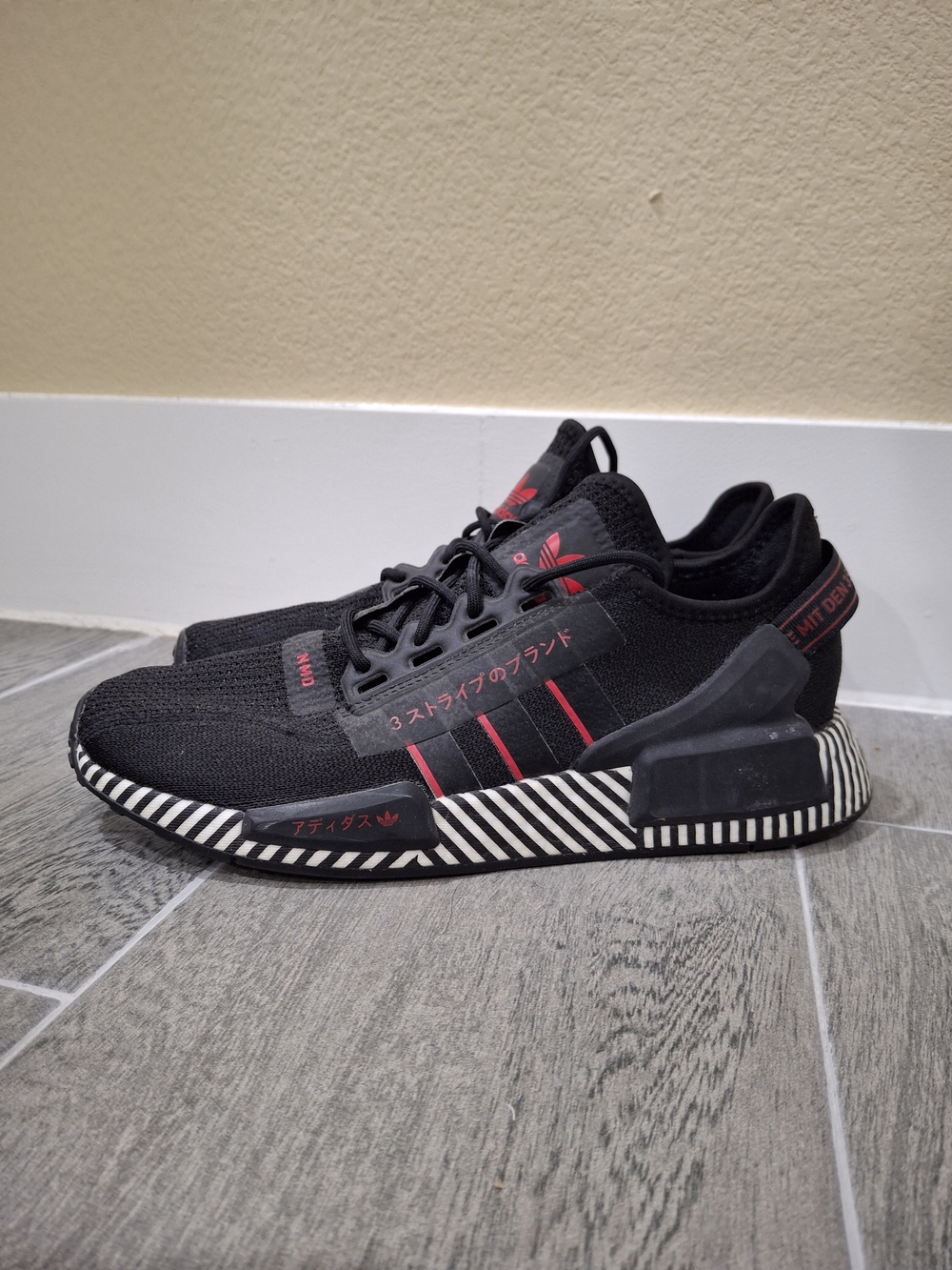 Adidas - Picture 2 of 10